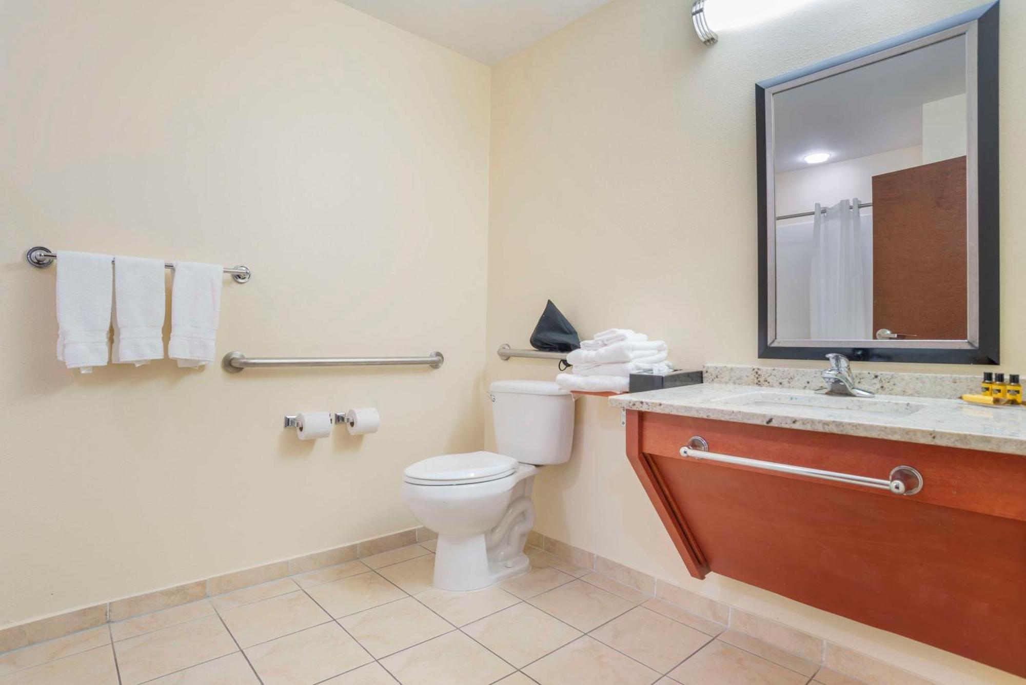 Best Western Plus Flowood Inn & Suites Exterior photo